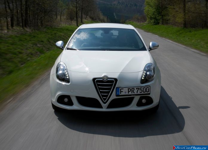 2011 Alfa Romeo Giulietta - фотография 113 из 188