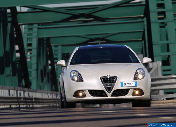 2011 Alfa Romeo Giulietta - фотография 118 из 188 2011 Alfa Romeo Giulietta - фотография 118 из 188