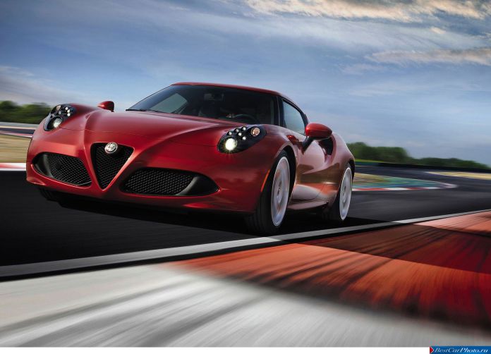 2014 Alfa Romeo 4C - фотография 1 из 128