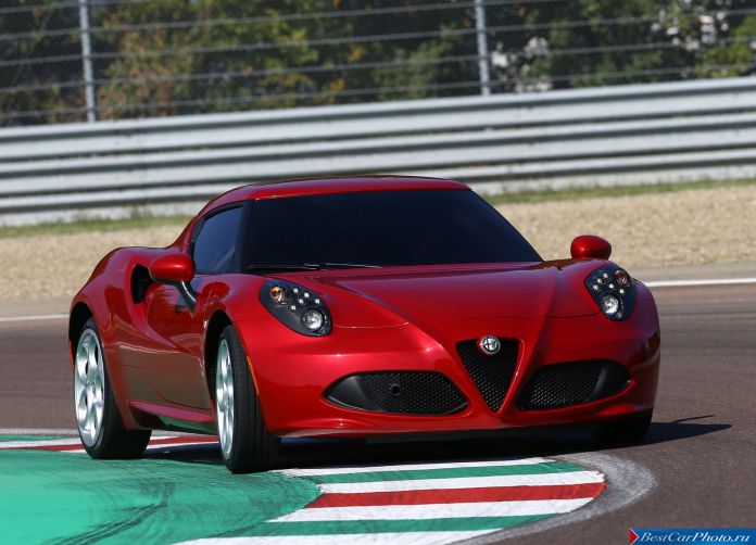 2014 Alfa Romeo 4C - фотография 26 из 128