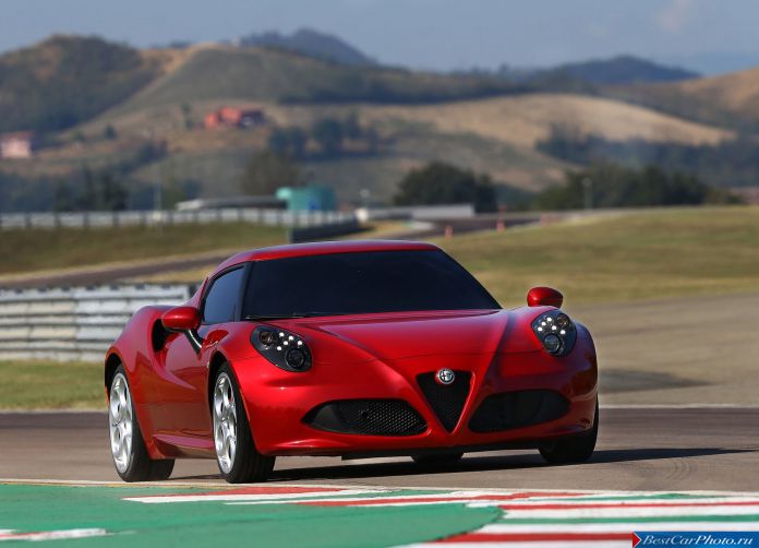 2014 Alfa Romeo 4C - фотография 27 из 128