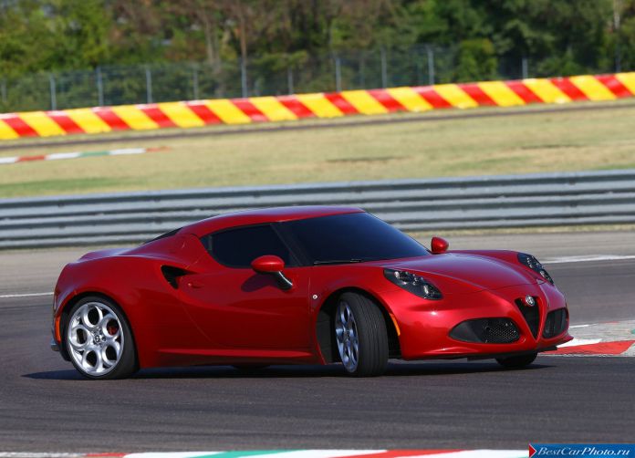 2014 Alfa Romeo 4C - фотография 28 из 128 2014 Alfa Romeo 4C - фотография 28 из 128