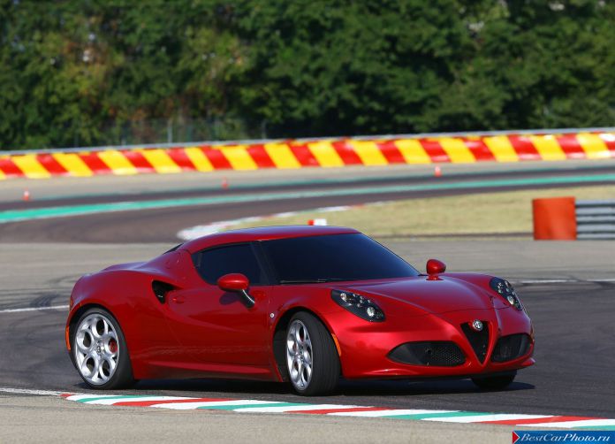 2014 Alfa Romeo 4C - фотография 31 из 128