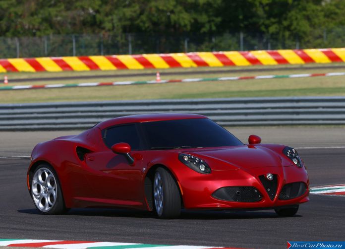 2014 Alfa Romeo 4C - фотография 33 из 128