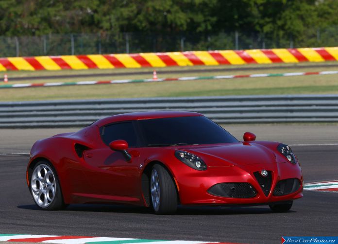 2014 Alfa Romeo 4C - фотография 33 из 128 2014 Alfa Romeo 4C - фотография 33 из 128
