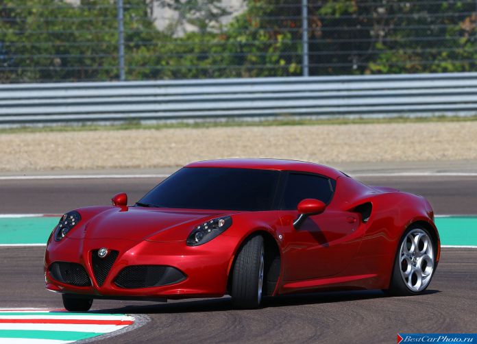 2014 Alfa Romeo 4C - фотография 35 из 128