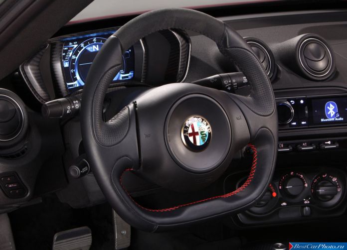 2014 Alfa Romeo 4C - фотография 92 из 128