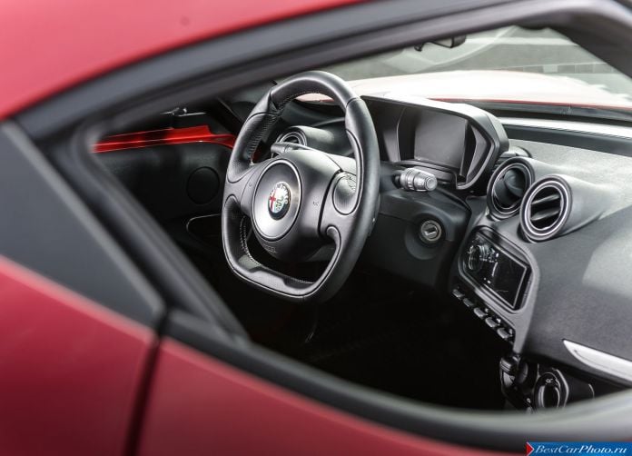 2014 Alfa Romeo 4C - фотография 102 из 128