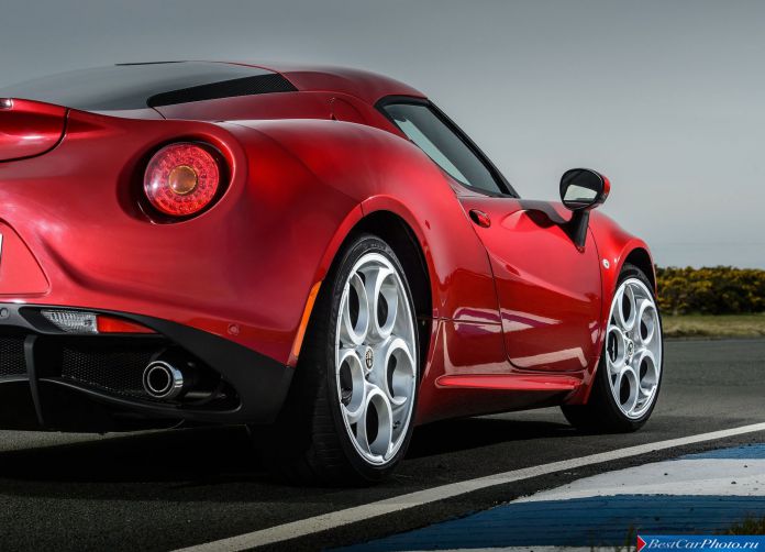 2014 Alfa Romeo 4C - фотография 110 из 128