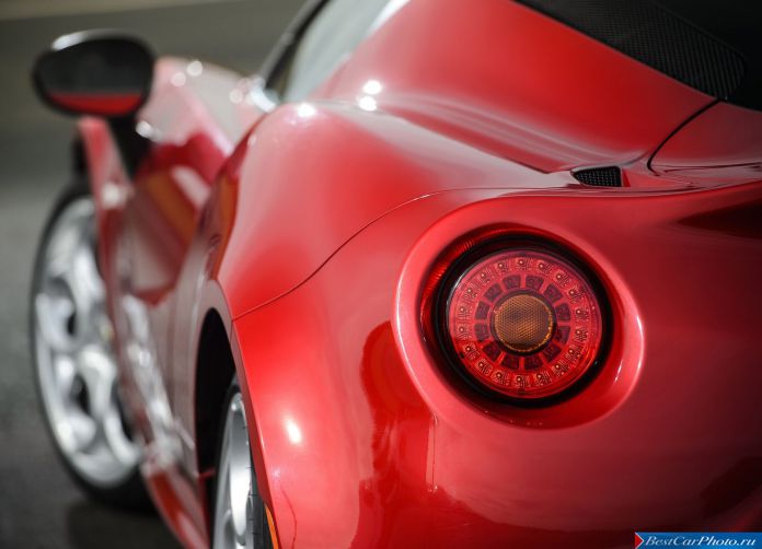 2014 Alfa Romeo 4C - фотография 114 из 128