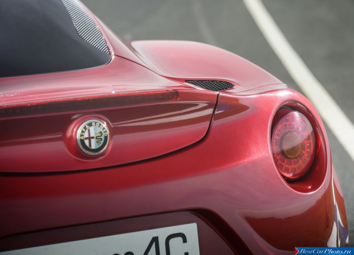 2014 Alfa Romeo 4C - фотография 116 из 128