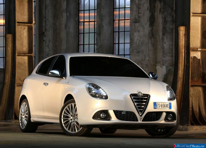 2014 Alfa Romeo Giulietta - фотография 8 из 54 2014 Alfa Romeo Giulietta - фотография 8 из 54