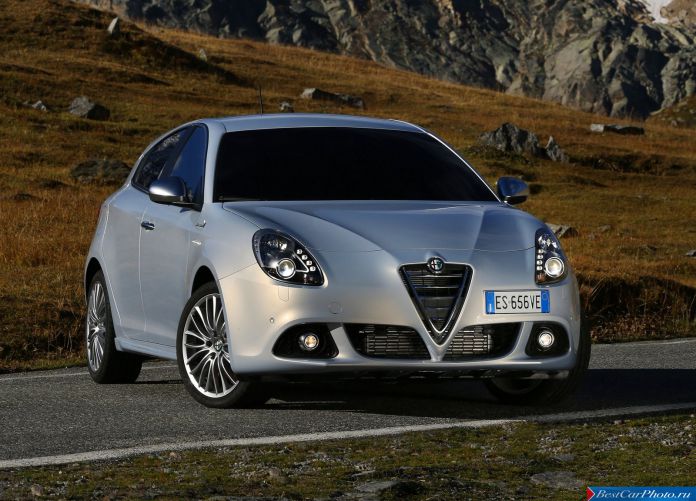 2014 Alfa Romeo Giulietta - фотография 10 из 54 2014 Alfa Romeo Giulietta - фотография 10 из 54
