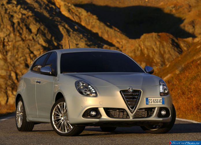 2014 Alfa Romeo Giulietta - фотография 16 из 54