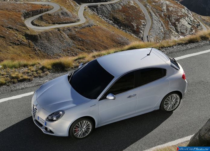 2014 Alfa Romeo Giulietta - фотография 23 из 54 2014 Alfa Romeo Giulietta - фотография 23 из 54