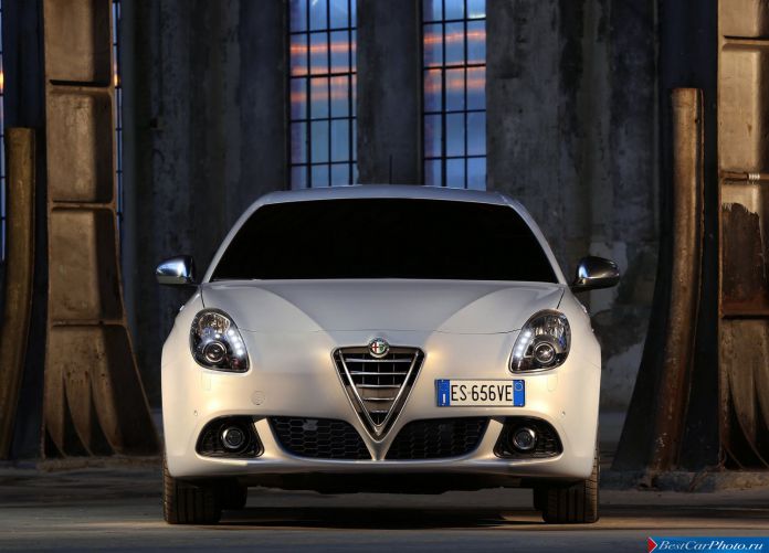 2014 Alfa Romeo Giulietta - фотография 34 из 54