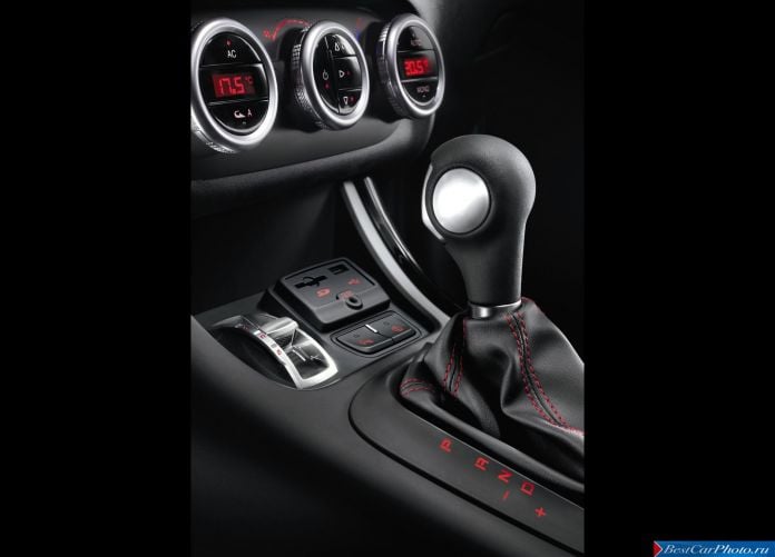 2014 Alfa Romeo Giulietta - фотография 51 из 54