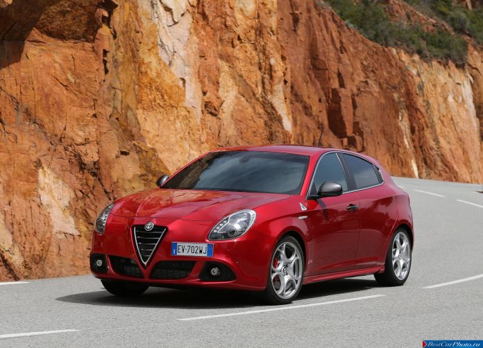 2014 Alfa Romeo Giulietta Quadrifoglio Verde - фотография 10 из 67 2014 Alfa Romeo Giulietta Quadrifoglio Verde - фотография 10 из 67