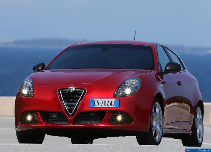2014 Alfa Romeo Giulietta Quadrifoglio Verde - фотография 11 из 67 2014 Alfa Romeo Giulietta Quadrifoglio Verde - фотография 11 из 67