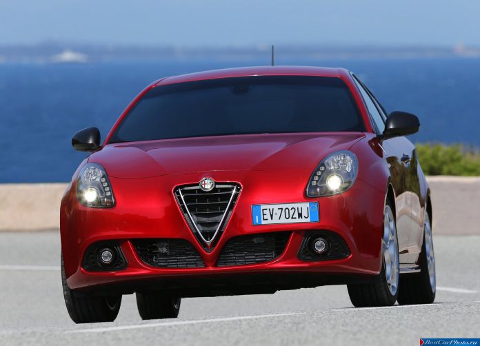 2014 Alfa Romeo Giulietta Quadrifoglio Verde - фотография 14 из 67 2014 Alfa Romeo Giulietta Quadrifoglio Verde - фотография 14 из 67
