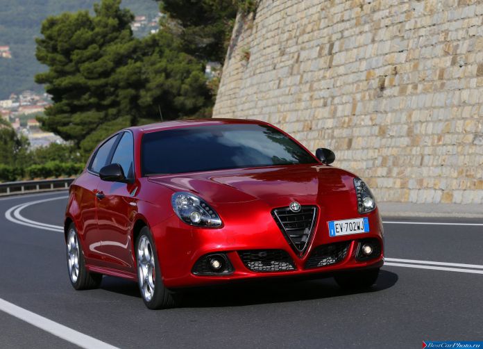 2014 Alfa Romeo Giulietta Quadrifoglio Verde - фотография 16 из 67 2014 Alfa Romeo Giulietta Quadrifoglio Verde - фотография 16 из 67