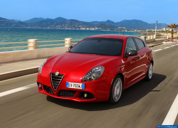 2014 Alfa Romeo Giulietta Quadrifoglio Verde - фотография 18 из 67