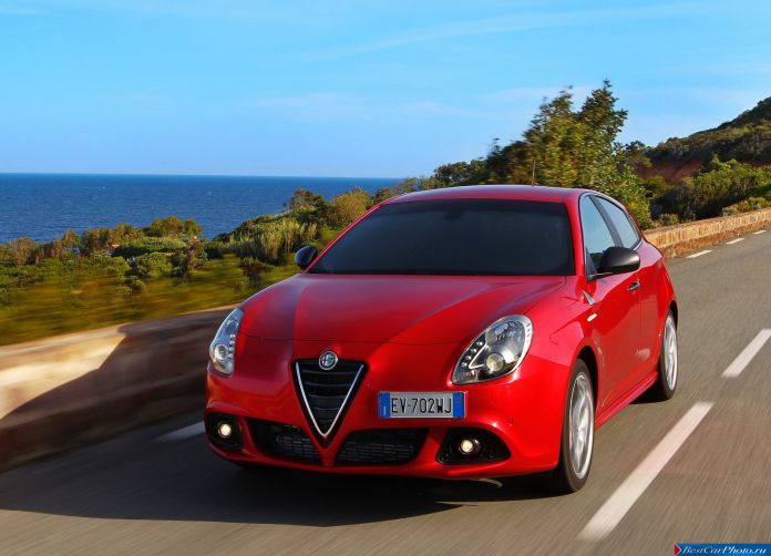 2014 Alfa Romeo Giulietta Quadrifoglio Verde - фотография 20 из 67 2014 Alfa Romeo Giulietta Quadrifoglio Verde - фотография 20 из 67