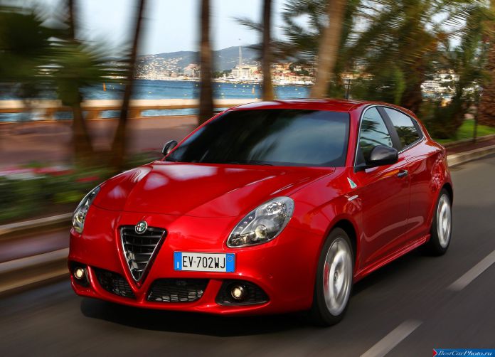 2014 Alfa Romeo Giulietta Quadrifoglio Verde - фотография 21 из 67 2014 Alfa Romeo Giulietta Quadrifoglio Verde - фотография 21 из 67