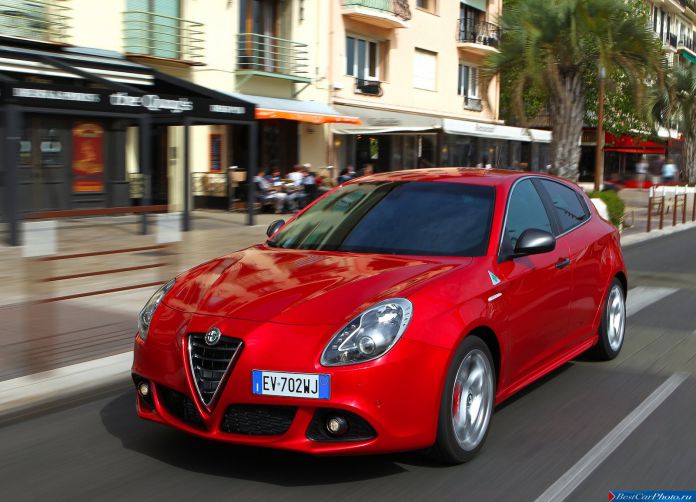 2014 Alfa Romeo Giulietta Quadrifoglio Verde - фотография 23 из 67 2014 Alfa Romeo Giulietta Quadrifoglio Verde - фотография 23 из 67