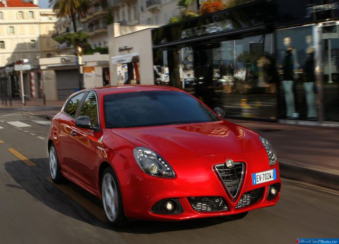 2014 Alfa Romeo Giulietta Quadrifoglio Verde - фотография 24 из 67 2014 Alfa Romeo Giulietta Quadrifoglio Verde - фотография 24 из 67