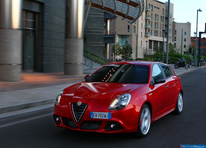 2014 Alfa Romeo Giulietta Quadrifoglio Verde - фотография 25 из 67 2014 Alfa Romeo Giulietta Quadrifoglio Verde - фотография 25 из 67