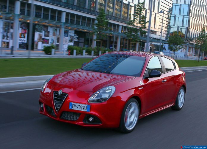 2014 Alfa Romeo Giulietta Quadrifoglio Verde - фотография 27 из 67 2014 Alfa Romeo Giulietta Quadrifoglio Verde - фотография 27 из 67
