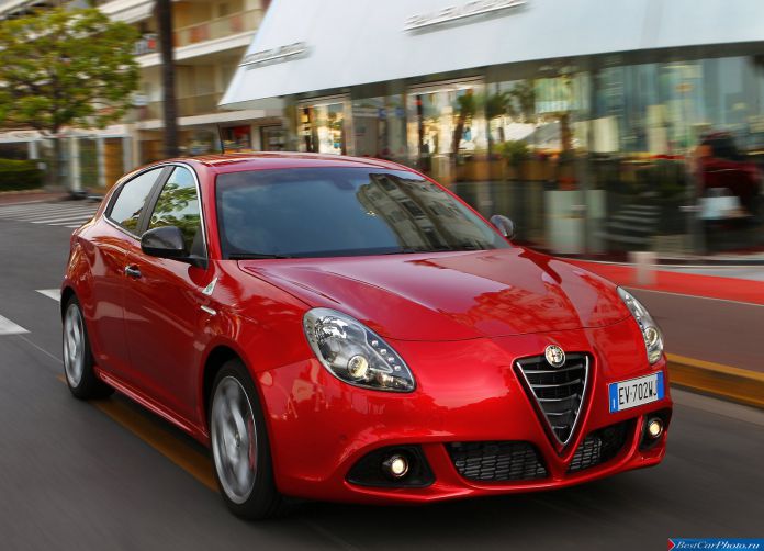 2014 Alfa Romeo Giulietta Quadrifoglio Verde - фотография 29 из 67 2014 Alfa Romeo Giulietta Quadrifoglio Verde - фотография 29 из 67