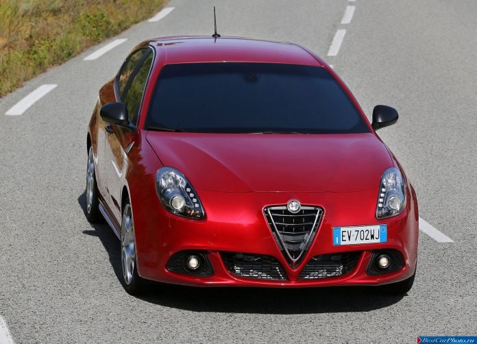 2014 Alfa Romeo Giulietta Quadrifoglio Verde - фотография 30 из 67 2014 Alfa Romeo Giulietta Quadrifoglio Verde - фотография 30 из 67