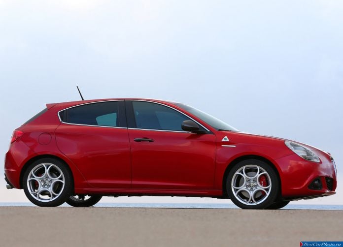 2014 Alfa Romeo Giulietta Quadrifoglio Verde - фотография 33 из 67 2014 Alfa Romeo Giulietta Quadrifoglio Verde - фотография 33 из 67