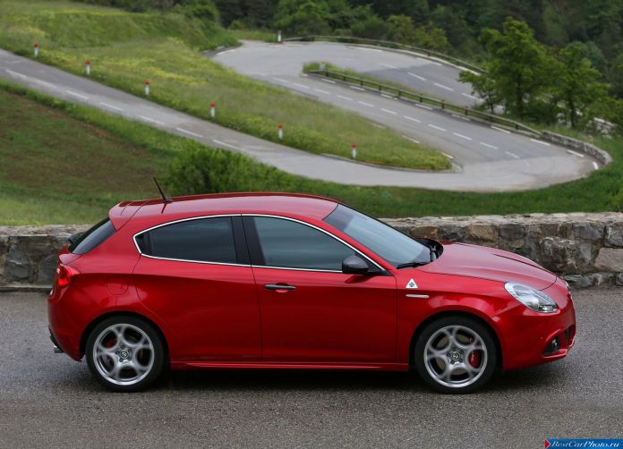 2014 Alfa Romeo Giulietta Quadrifoglio Verde - фотография 34 из 67 2014 Alfa Romeo Giulietta Quadrifoglio Verde - фотография 34 из 67