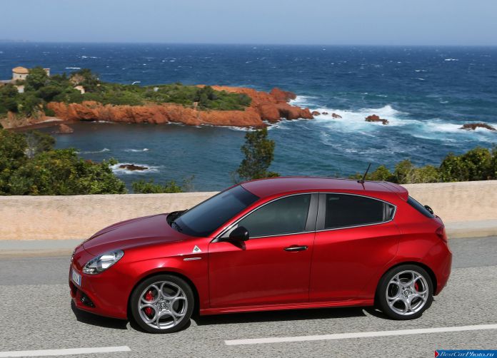 2014 Alfa Romeo Giulietta Quadrifoglio Verde - фотография 35 из 67 2014 Alfa Romeo Giulietta Quadrifoglio Verde - фотография 35 из 67