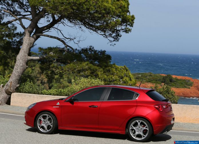 2014 Alfa Romeo Giulietta Quadrifoglio Verde - фотография 37 из 67 2014 Alfa Romeo Giulietta Quadrifoglio Verde - фотография 37 из 67