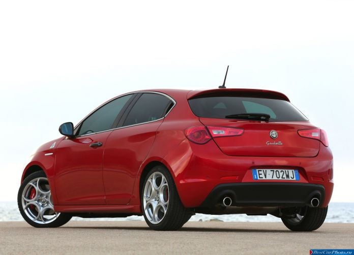 2014 Alfa Romeo Giulietta Quadrifoglio Verde - фотография 38 из 67 2014 Alfa Romeo Giulietta Quadrifoglio Verde - фотография 38 из 67