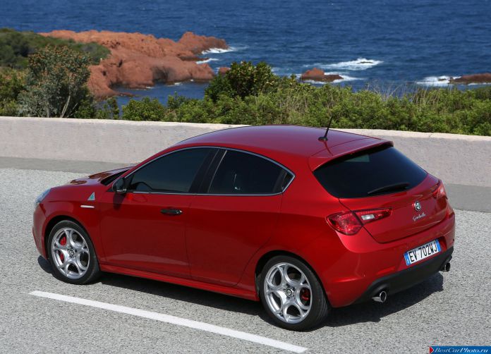 2014 Alfa Romeo Giulietta Quadrifoglio Verde - фотография 40 из 67 2014 Alfa Romeo Giulietta Quadrifoglio Verde - фотография 40 из 67