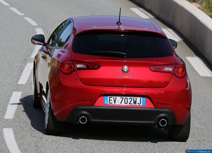 2014 Alfa Romeo Giulietta Quadrifoglio Verde - фотография 41 из 67 2014 Alfa Romeo Giulietta Quadrifoglio Verde - фотография 41 из 67