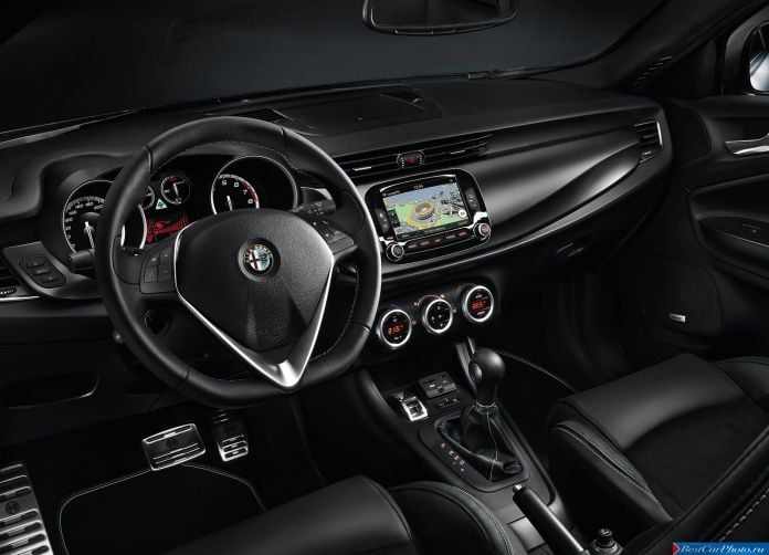 2014 Alfa Romeo Giulietta Quadrifoglio Verde - фотография 50 из 67 2014 Alfa Romeo Giulietta Quadrifoglio Verde - фотография 50 из 67