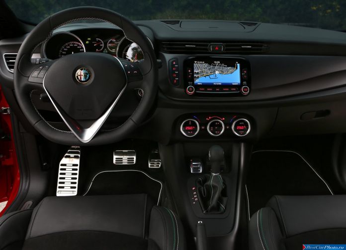 2014 Alfa Romeo Giulietta Quadrifoglio Verde - фотография 51 из 67 2014 Alfa Romeo Giulietta Quadrifoglio Verde - фотография 51 из 67
