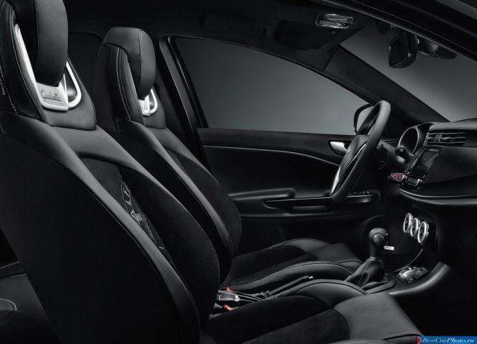 2014 Alfa Romeo Giulietta Quadrifoglio Verde - фотография 53 из 67 2014 Alfa Romeo Giulietta Quadrifoglio Verde - фотография 53 из 67