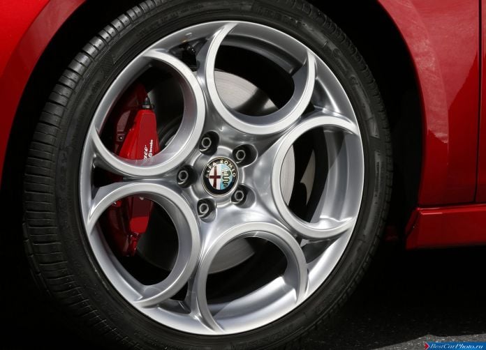 2014 Alfa Romeo Giulietta Quadrifoglio Verde - фотография 66 из 67 2014 Alfa Romeo Giulietta Quadrifoglio Verde - фотография 66 из 67