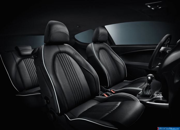 2014 Alfa Romeo MiTo Quadrifoglio Verde - фотография 41 из 53