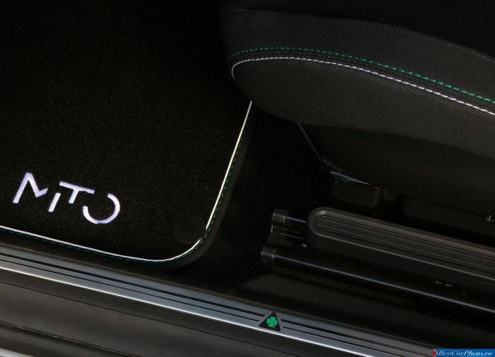 2014 Alfa Romeo MiTo Quadrifoglio Verde - фотография 46 из 53