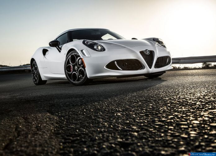 2015 Alfa Romeo 4C Coupe US-Version - фотография 1 из 94 2015 Alfa Romeo 4C Coupe US-Version - фотография 1 из 94