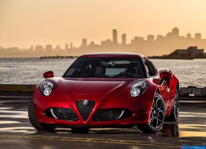 2015 Alfa Romeo 4C Coupe US-Version - фотография 7 из 94