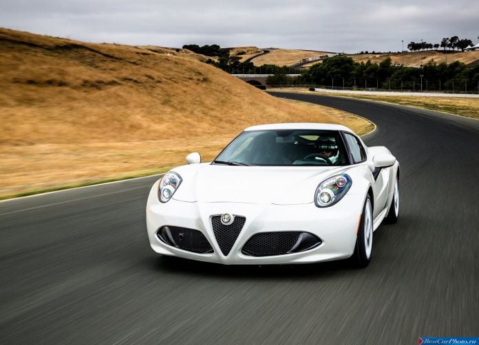 2015 Alfa Romeo 4C Coupe US-Version - фотография 32 из 94 2015 Alfa Romeo 4C Coupe US-Version - фотография 32 из 94